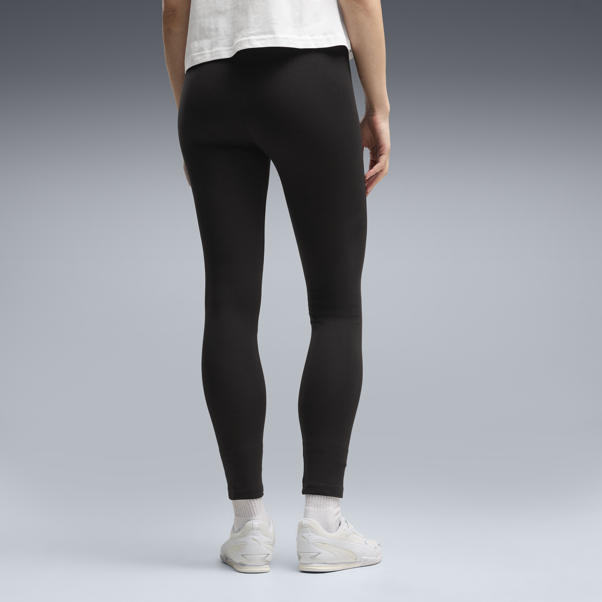 Model Shot 02