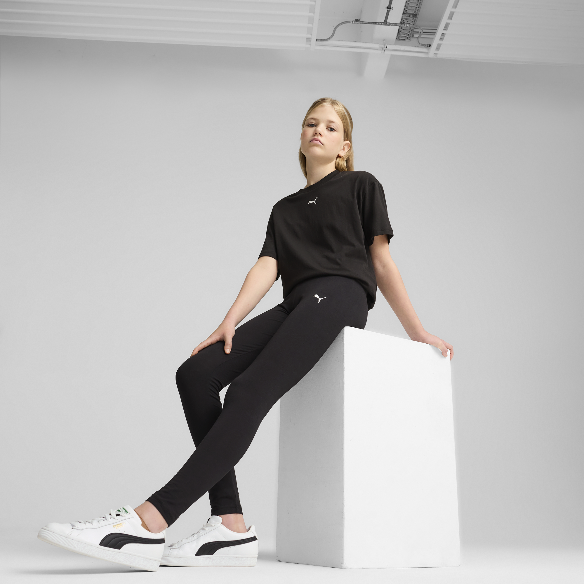 Model Shot 03