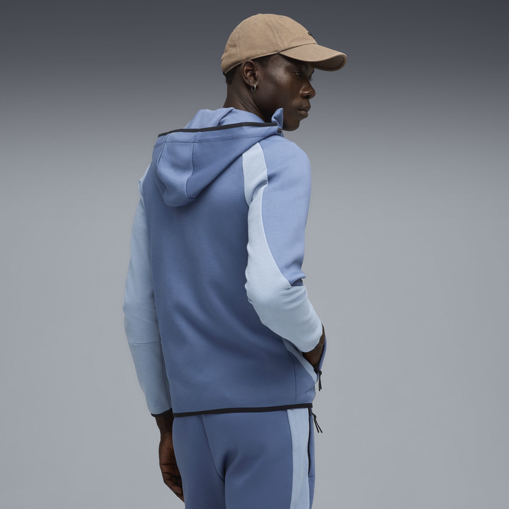 Model Shot 02