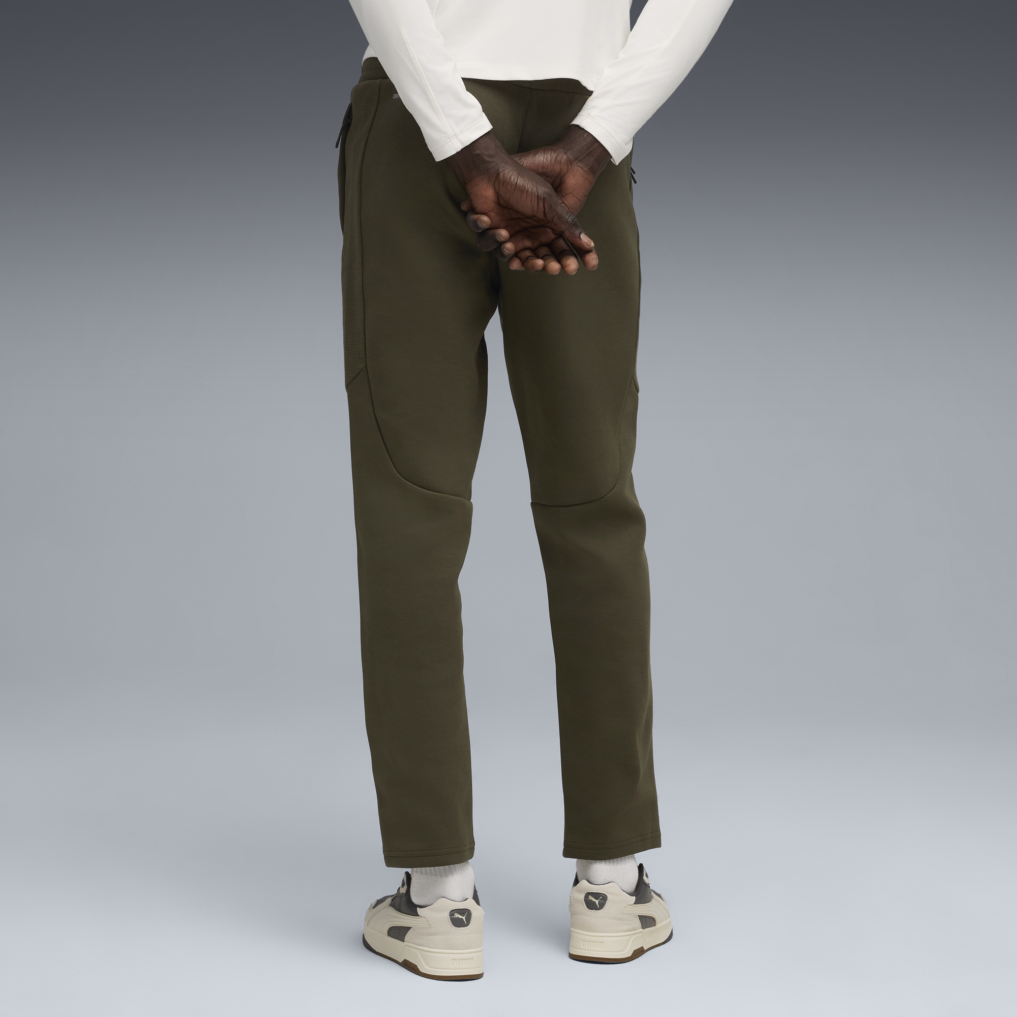 Model Shot 02