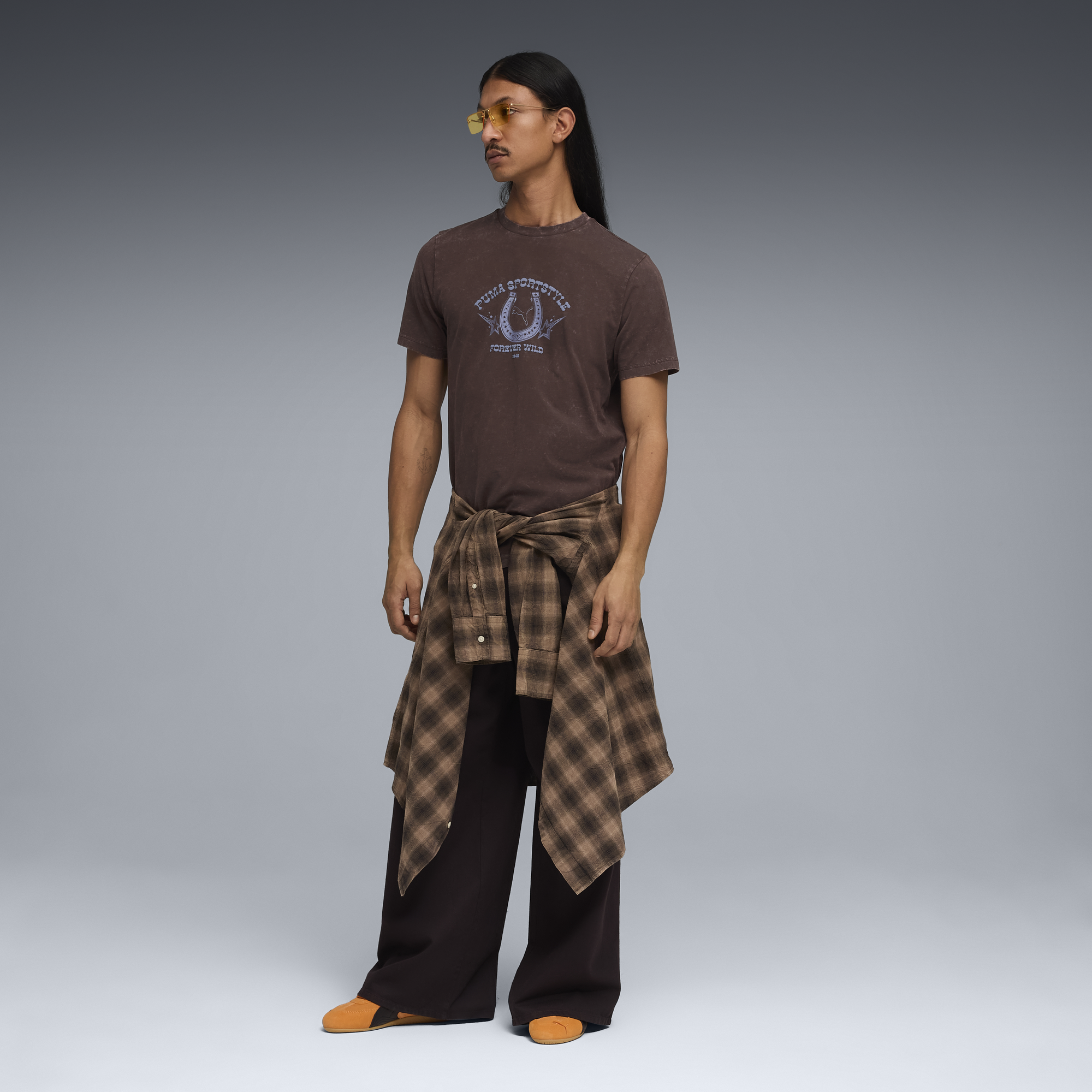 Model Shot 02