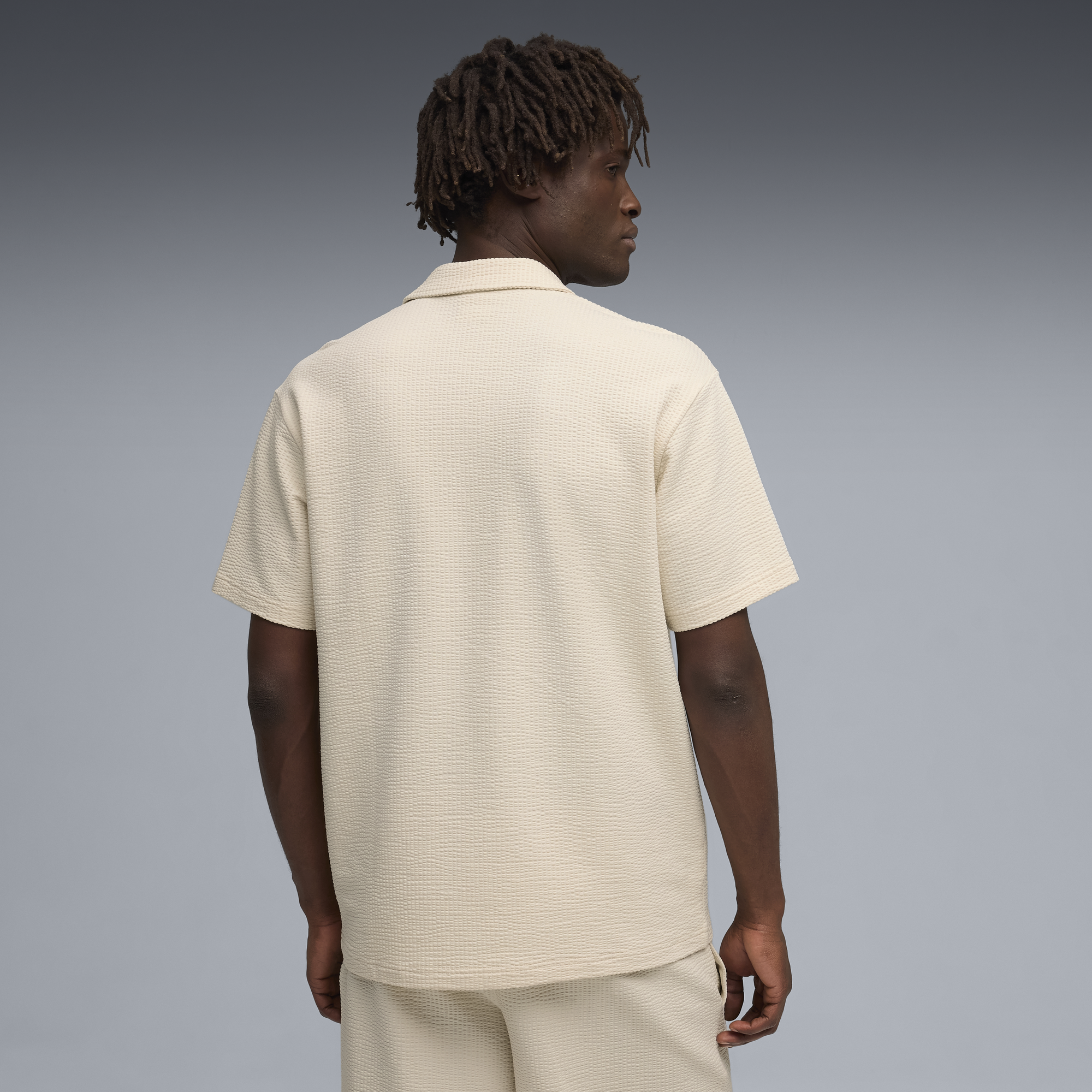 Model Shot 02